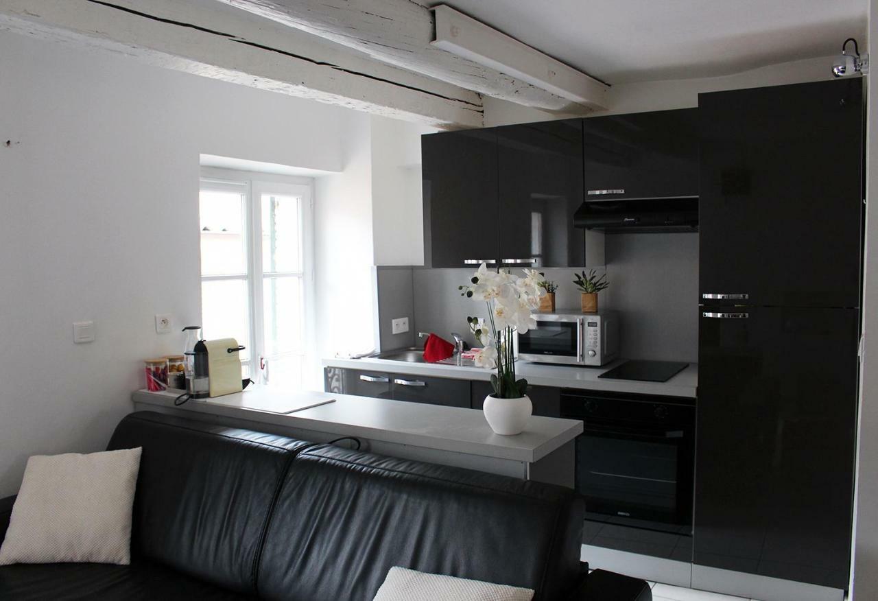 A Deux Pas Du Palais Des Festivals , Deux Pieces Dans Le Bas Du Quartier Historique Du Suquet A Cannes Apartment Luaran gambar