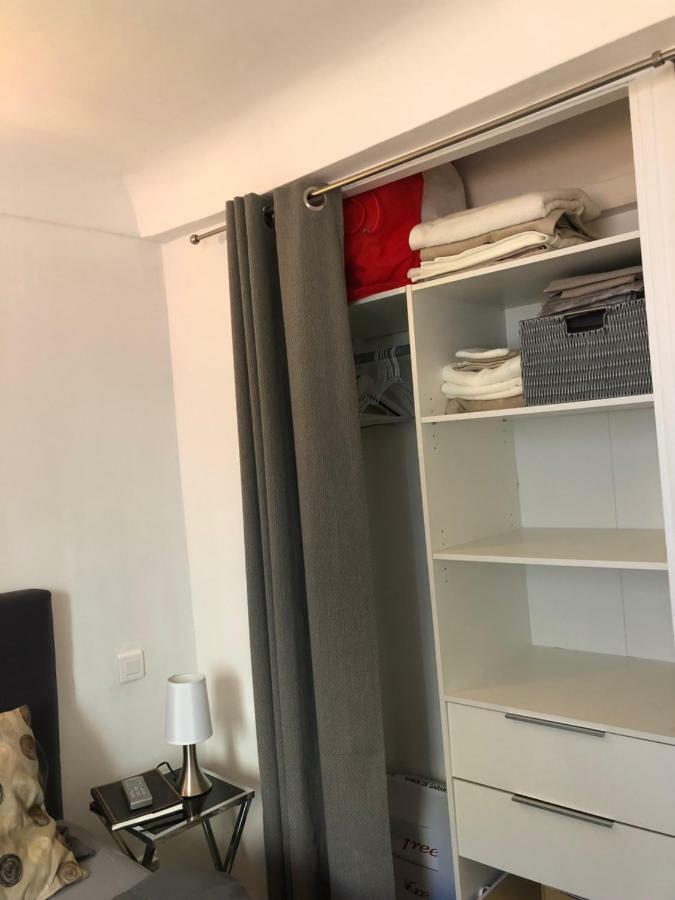 A Deux Pas Du Palais Des Festivals , Deux Pieces Dans Le Bas Du Quartier Historique Du Suquet A Cannes Apartment Luaran gambar