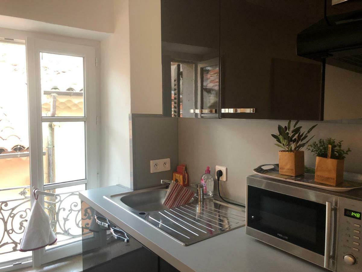 A Deux Pas Du Palais Des Festivals , Deux Pieces Dans Le Bas Du Quartier Historique Du Suquet A Cannes Apartment Luaran gambar